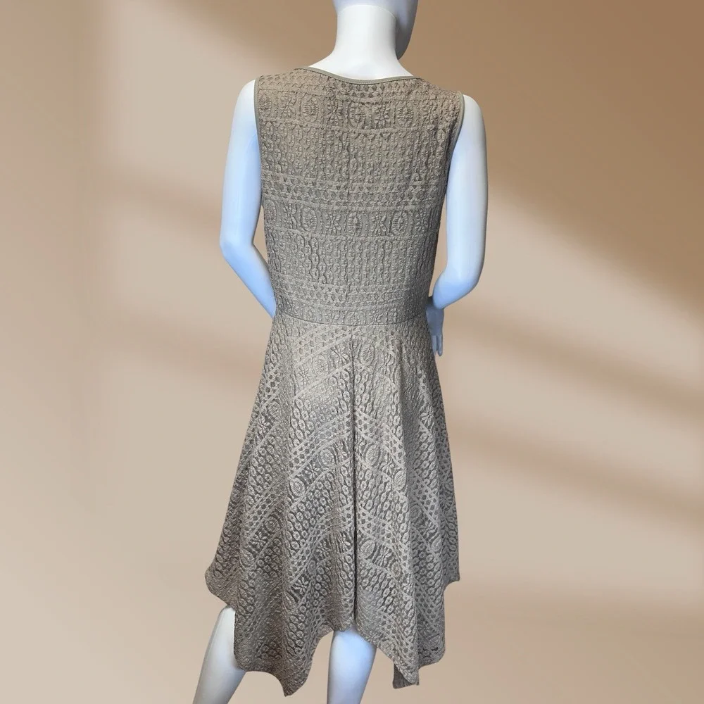 Ronni Nicole Women's Taupe Lace Overlay Shark Bite Hem Tank Top Dress Sz 10 NWOT - Picture 4 of 4
